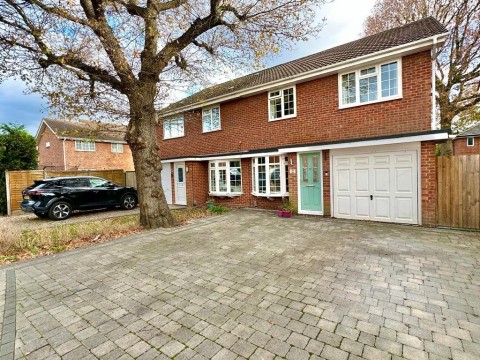 View Full Details for Gloucester Close, Frimley Green