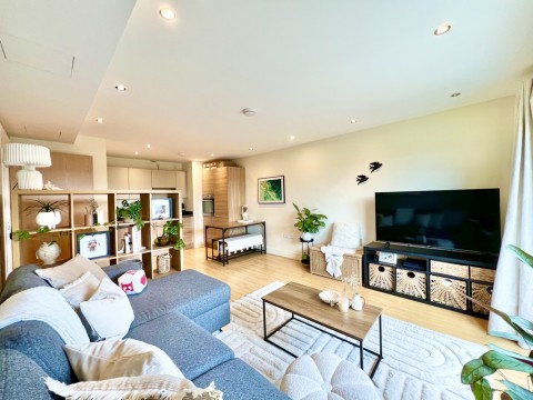 View Full Details for Queensmead, Farnborough