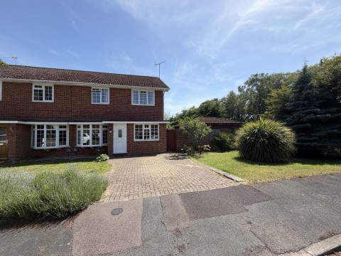 View Full Details for Gloucester Close, Frimley Green