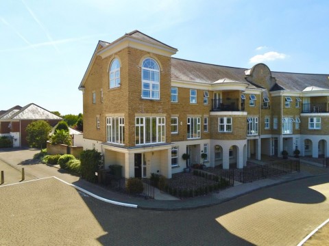 View Full Details for Dettingen Crescent, Deepcut