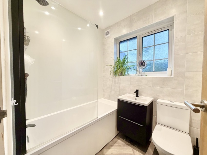 Images for Pinehurst Avenue, Farnborough