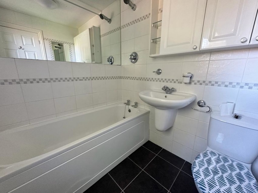 Images for Wantage Road, College Town