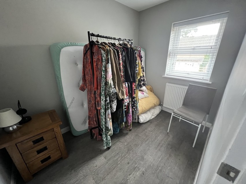 Images for Broom Field, Lightwater